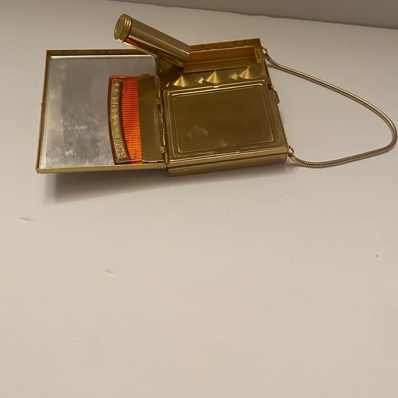 Vintage dance purse, powder, lipstick, comb, cigarette holder. Gold tone - Picture 6 of 13
